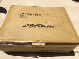 Se424n-ewxxx-01 Life Fitness Discover Se4 Console 24 Inch New Se424n