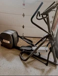 Precor 5.19 Elliptical Trainer Commercial Quality Smooth Quiet Gym Machine. Fixed Price $200.00.